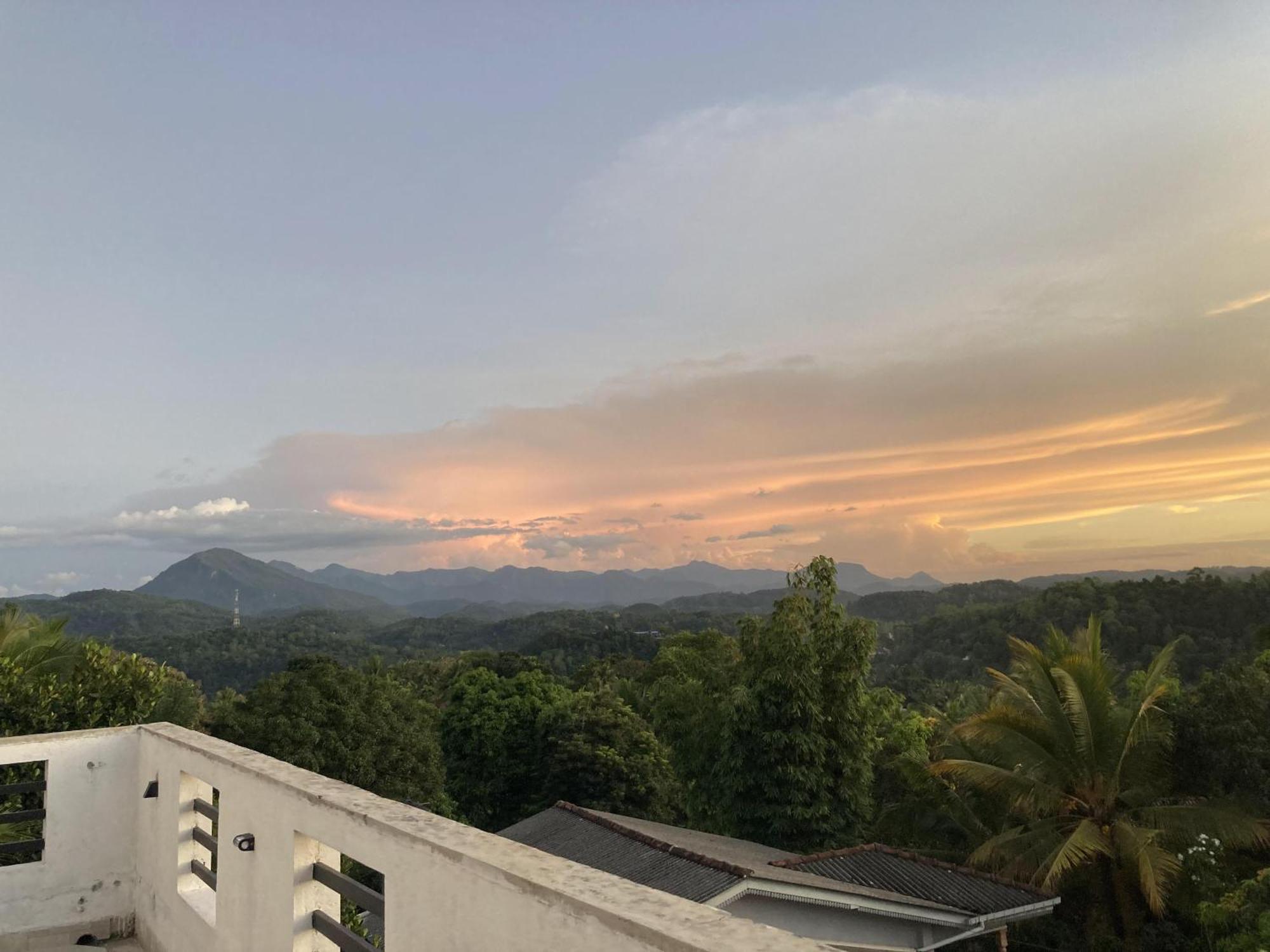 Misty Mountain Lodge Kegalle Exterior photo